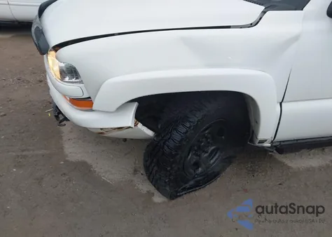 2002 Chevrolet Tahoe Z71 from USA, damaged, VIN 1GNEK13Z02R311109